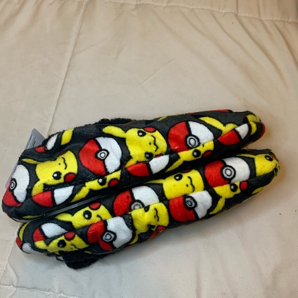 Kids Pokémon Slippers! NWT! - Picture 2 of 3